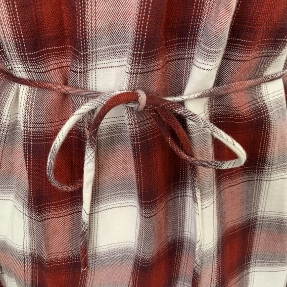Levi Long sleeve shirt w collard V-neck, Red n White patten, tie Back, Size Med - Picture 8 of 11